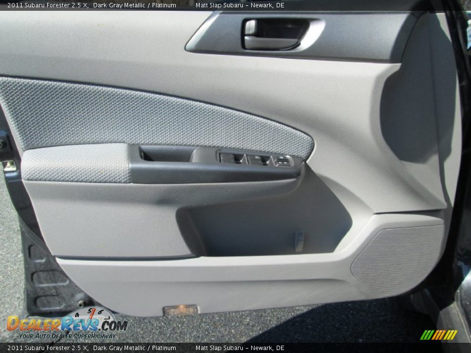 2011 Subaru Forester 2.5 X Dark Gray Metallic / Platinum Photo #12