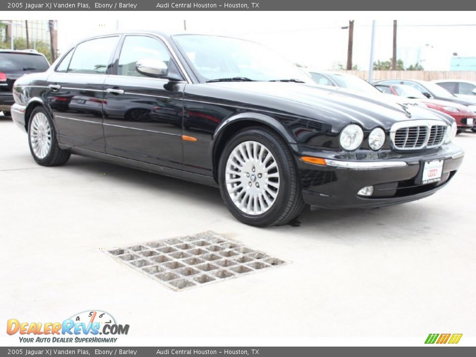2005 Jaguar XJ Vanden Plas Ebony / Barley Photo #1