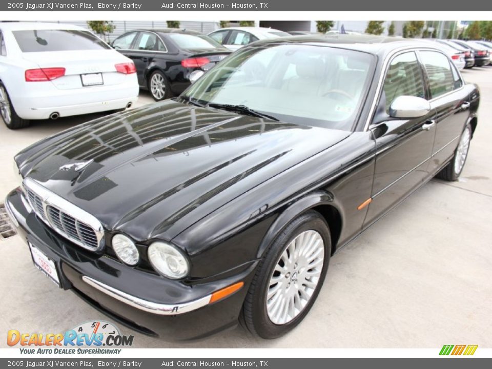 2005 Jaguar XJ Vanden Plas Ebony / Barley Photo #3
