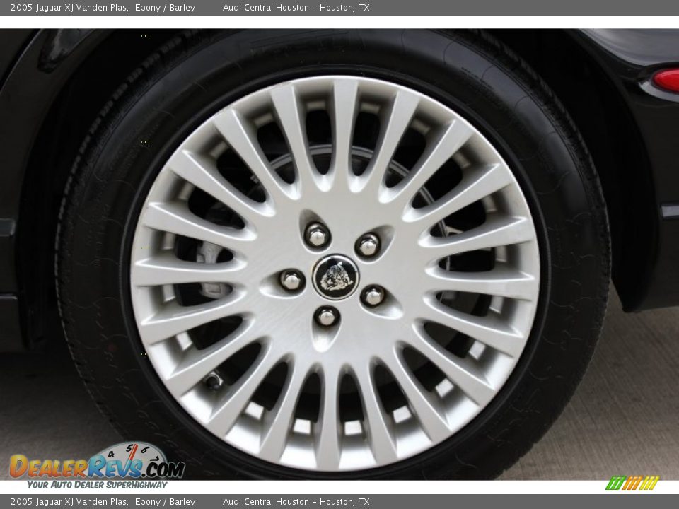 2005 Jaguar XJ Vanden Plas Ebony / Barley Photo #5