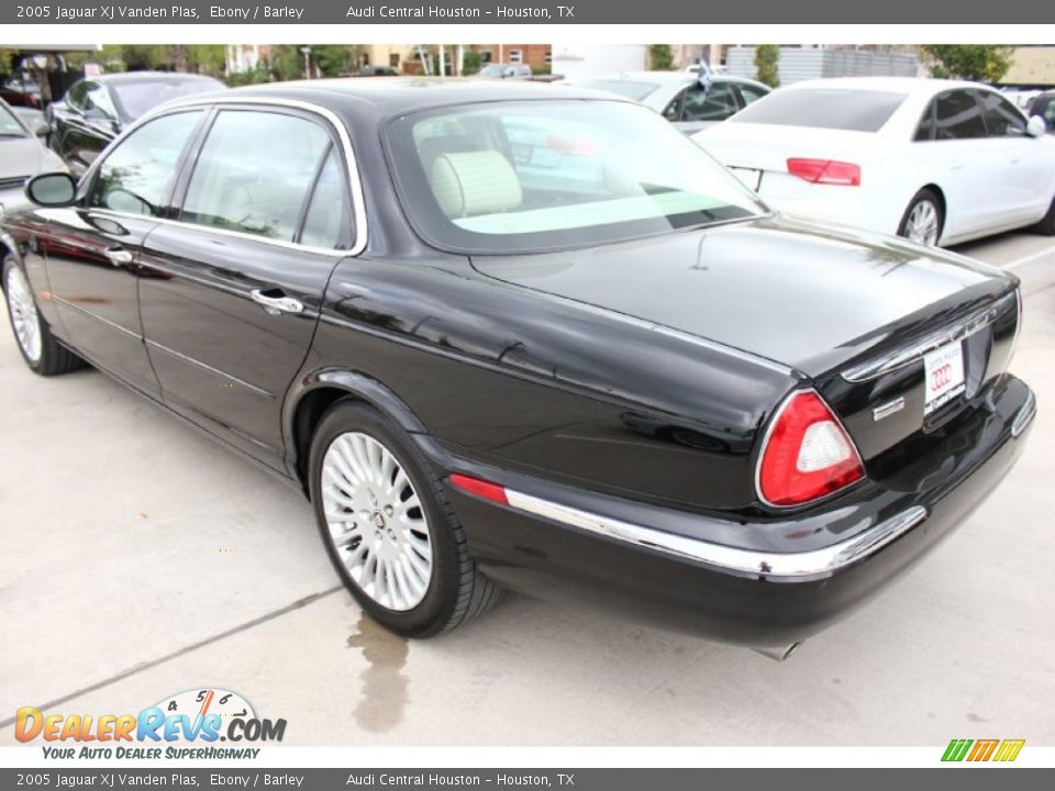 2005 Jaguar XJ Vanden Plas Ebony / Barley Photo #7
