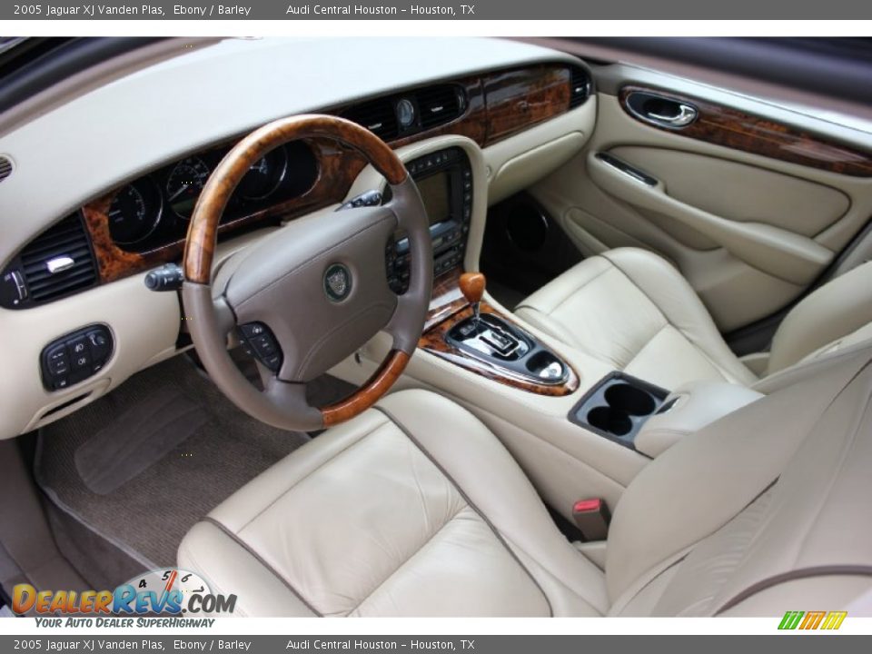 2005 Jaguar XJ Vanden Plas Ebony / Barley Photo #17
