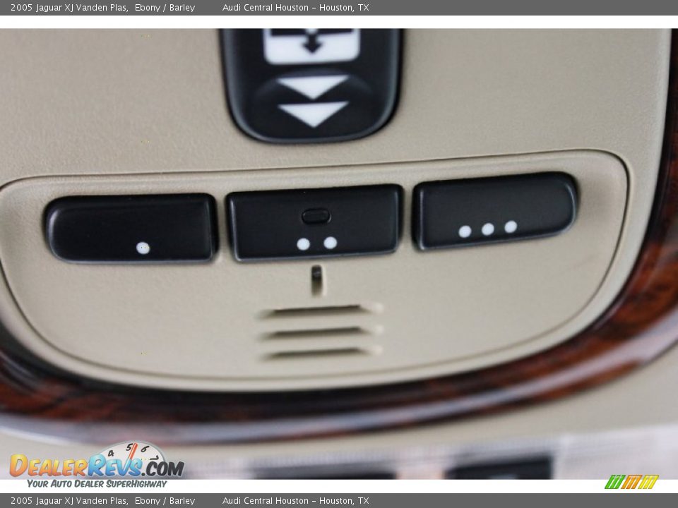 2005 Jaguar XJ Vanden Plas Ebony / Barley Photo #30