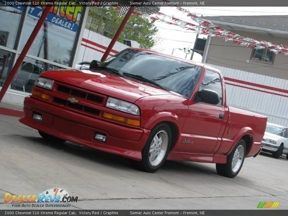 2000 Chevrolet S10 Xtreme Regular Cab Victory Red / Graphite Photo #3