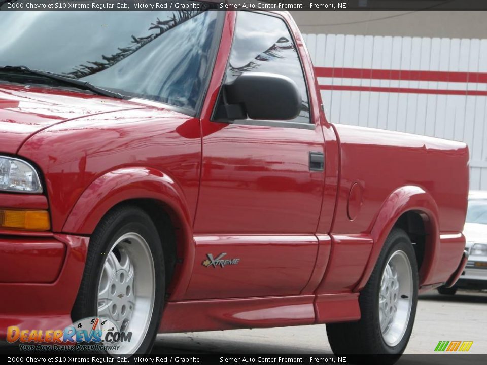 2000 Chevrolet S10 Xtreme Regular Cab Victory Red / Graphite Photo #4