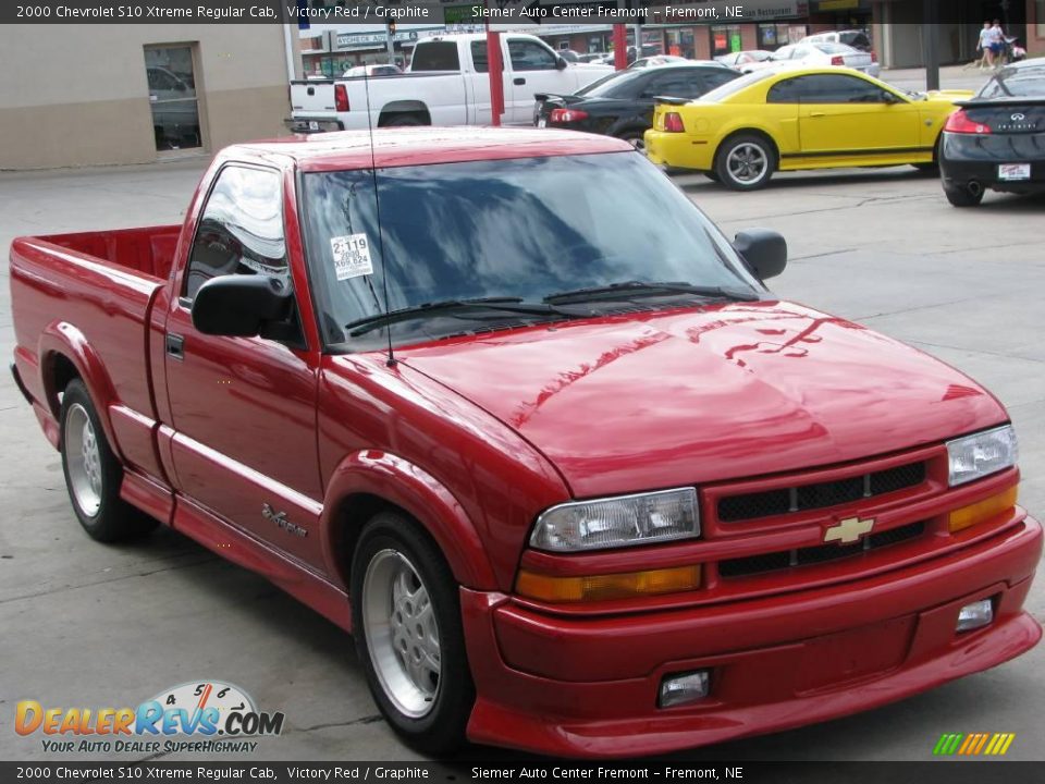 2000 Chevrolet S10 Xtreme Regular Cab Victory Red / Graphite Photo #10