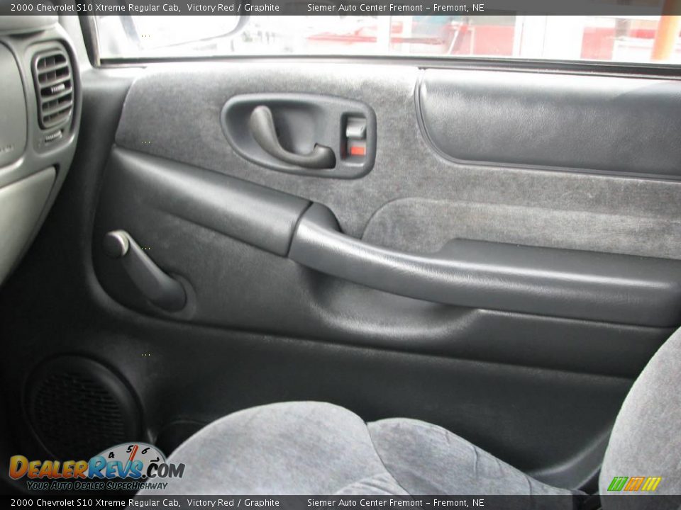 2000 Chevrolet S10 Xtreme Regular Cab Victory Red / Graphite Photo #20