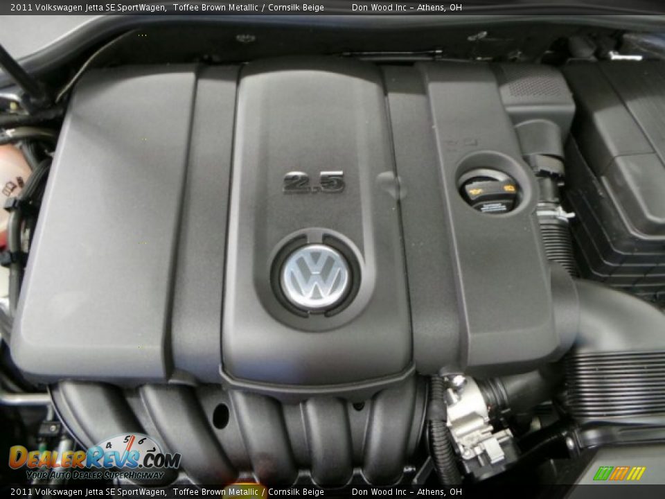 2011 Volkswagen Jetta SE SportWagen Toffee Brown Metallic / Cornsilk Beige Photo #10