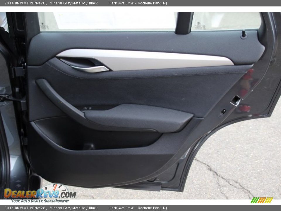 Door Panel of 2014 BMW X1 xDrive28i Photo #22