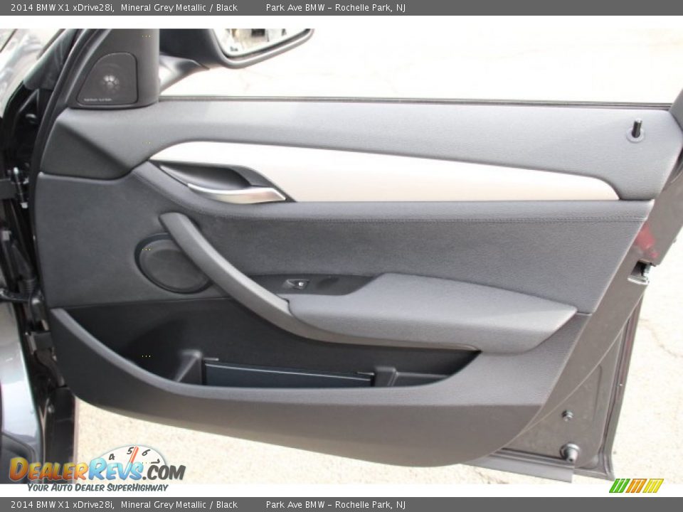 Door Panel of 2014 BMW X1 xDrive28i Photo #24