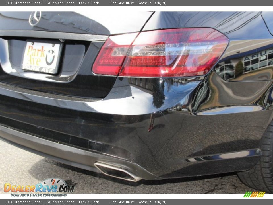 2010 Mercedes-Benz E 350 4Matic Sedan Black / Black Photo #23