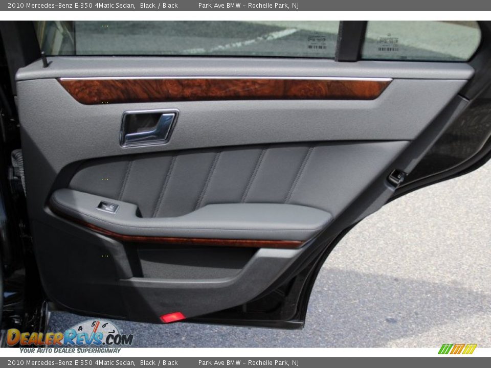 2010 Mercedes-Benz E 350 4Matic Sedan Black / Black Photo #24