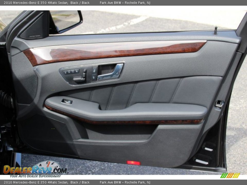 2010 Mercedes-Benz E 350 4Matic Sedan Black / Black Photo #26