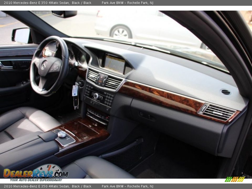2010 Mercedes-Benz E 350 4Matic Sedan Black / Black Photo #27