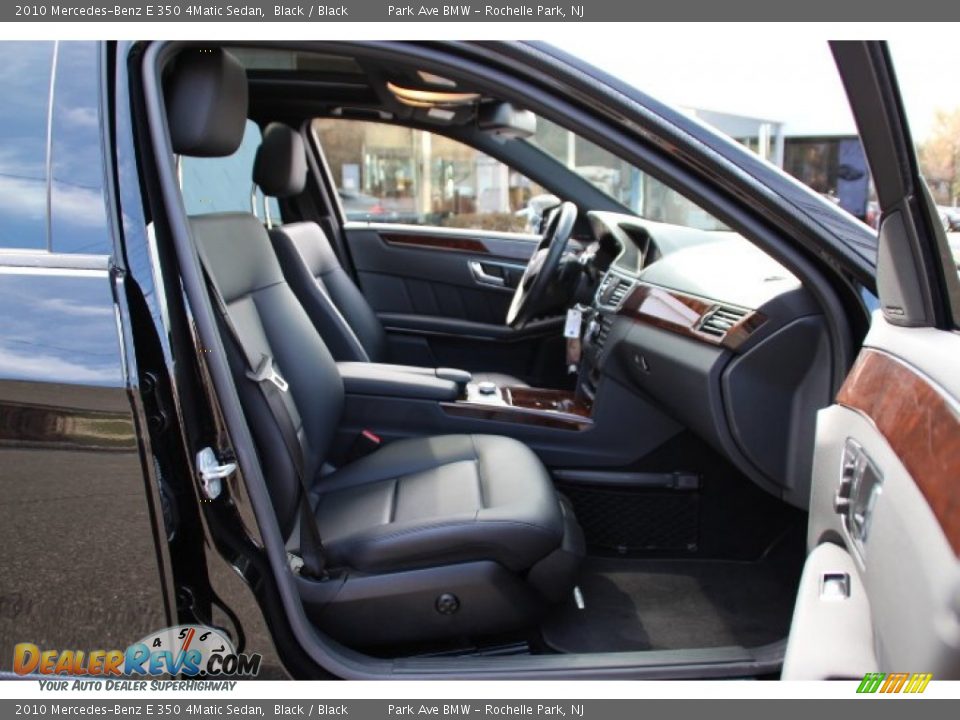 2010 Mercedes-Benz E 350 4Matic Sedan Black / Black Photo #28