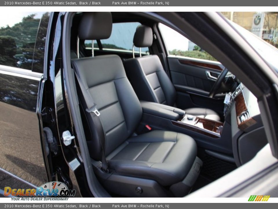 2010 Mercedes-Benz E 350 4Matic Sedan Black / Black Photo #29