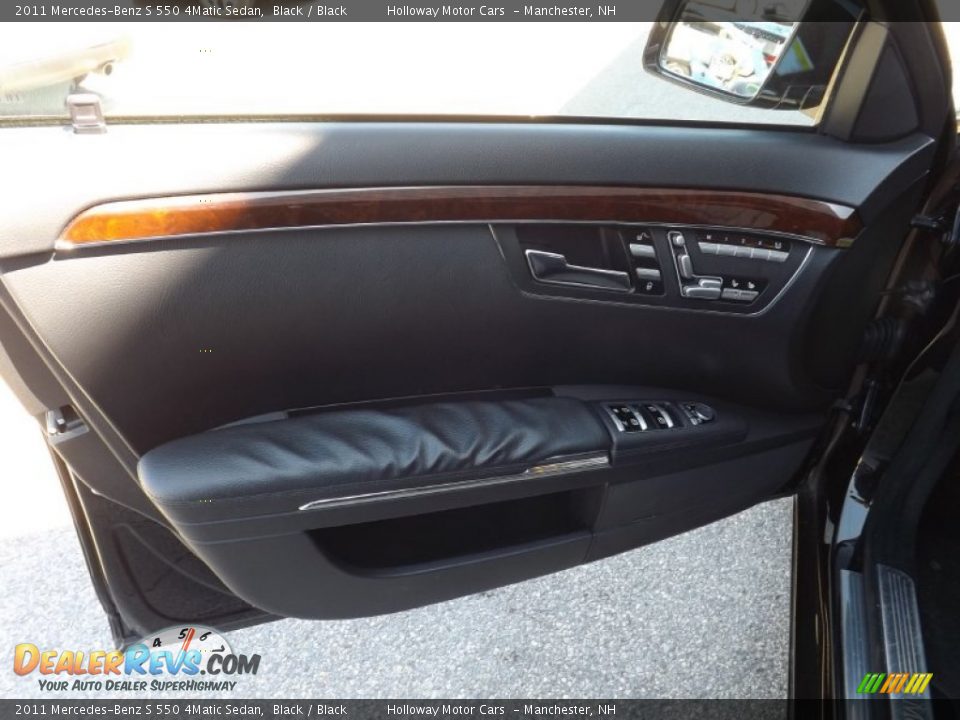 2011 Mercedes-Benz S 550 4Matic Sedan Black / Black Photo #11