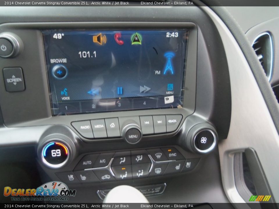 Controls of 2014 Chevrolet Corvette Stingray Convertible Z51 Photo #32