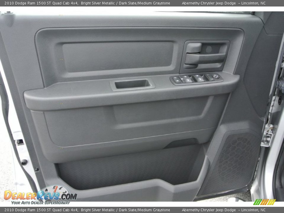 2010 Dodge Ram 1500 ST Quad Cab 4x4 Bright Silver Metallic / Dark Slate/Medium Graystone Photo #10