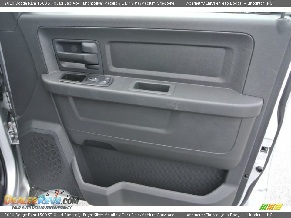 2010 Dodge Ram 1500 ST Quad Cab 4x4 Bright Silver Metallic / Dark Slate/Medium Graystone Photo #21