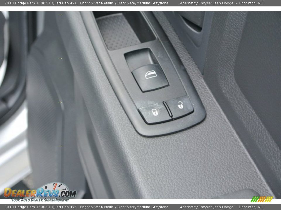 2010 Dodge Ram 1500 ST Quad Cab 4x4 Bright Silver Metallic / Dark Slate/Medium Graystone Photo #22