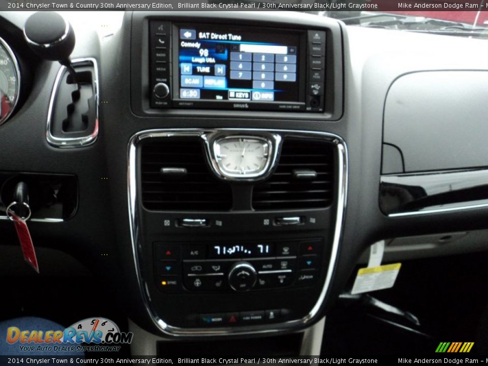 2014 Chrysler Town & Country 30th Anniversary Edition Brilliant Black Crystal Pearl / 30th Anniversary Black/Light Graystone Photo #6