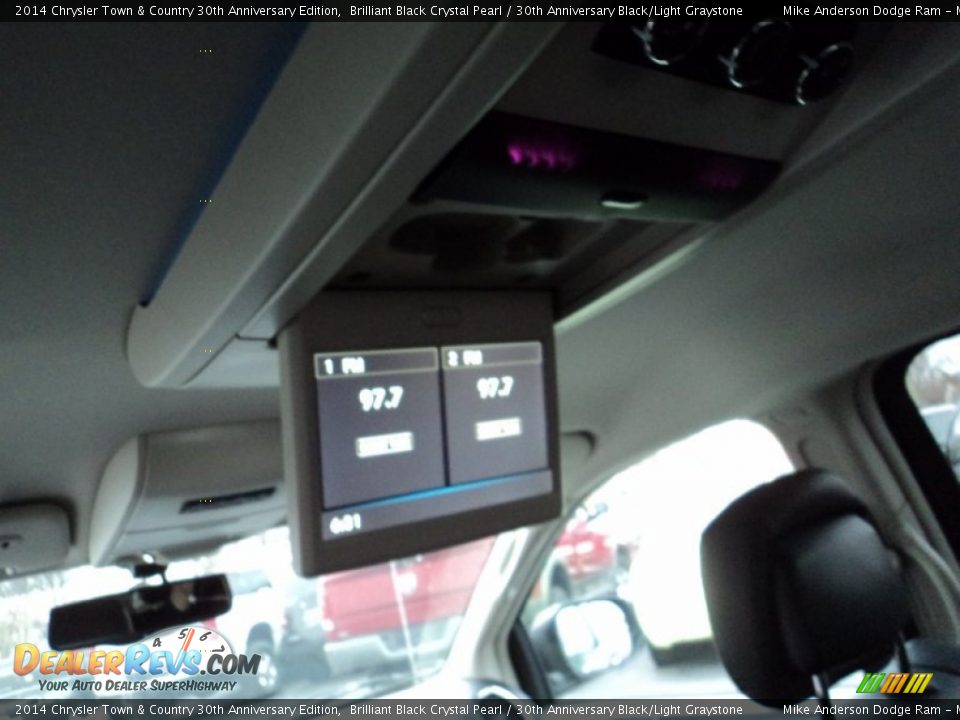 2014 Chrysler Town & Country 30th Anniversary Edition Brilliant Black Crystal Pearl / 30th Anniversary Black/Light Graystone Photo #9