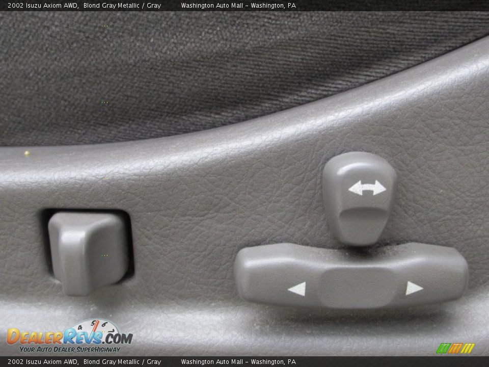 2002 Isuzu Axiom AWD Blond Gray Metallic / Gray Photo #12