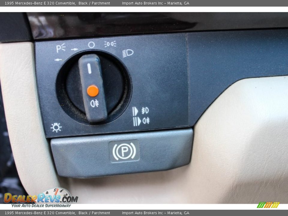 1995 Mercedes-Benz E 320 Convertible Black / Parchment Photo #12