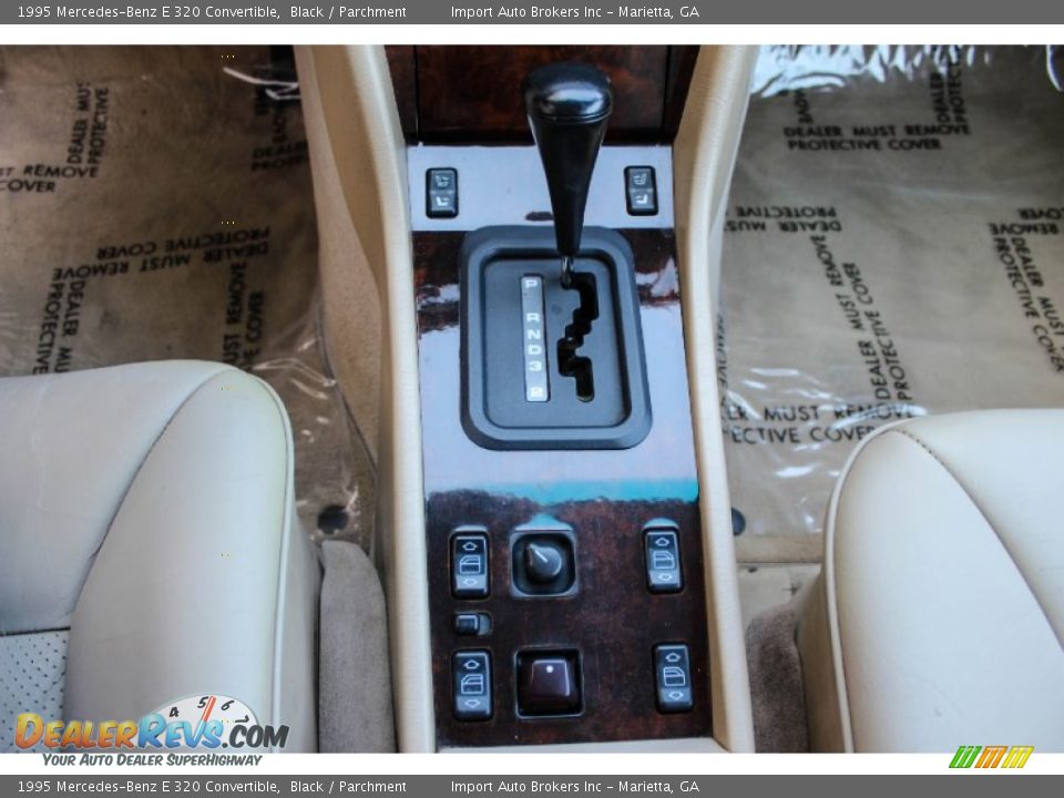 1995 Mercedes-Benz E 320 Convertible Black / Parchment Photo #16