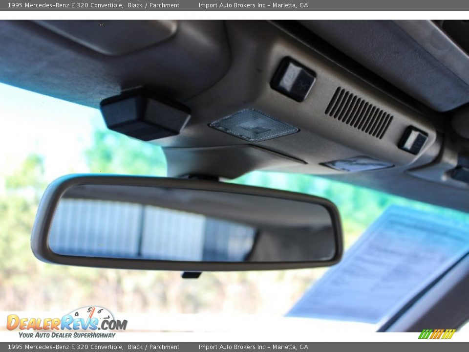 1995 Mercedes-Benz E 320 Convertible Black / Parchment Photo #17