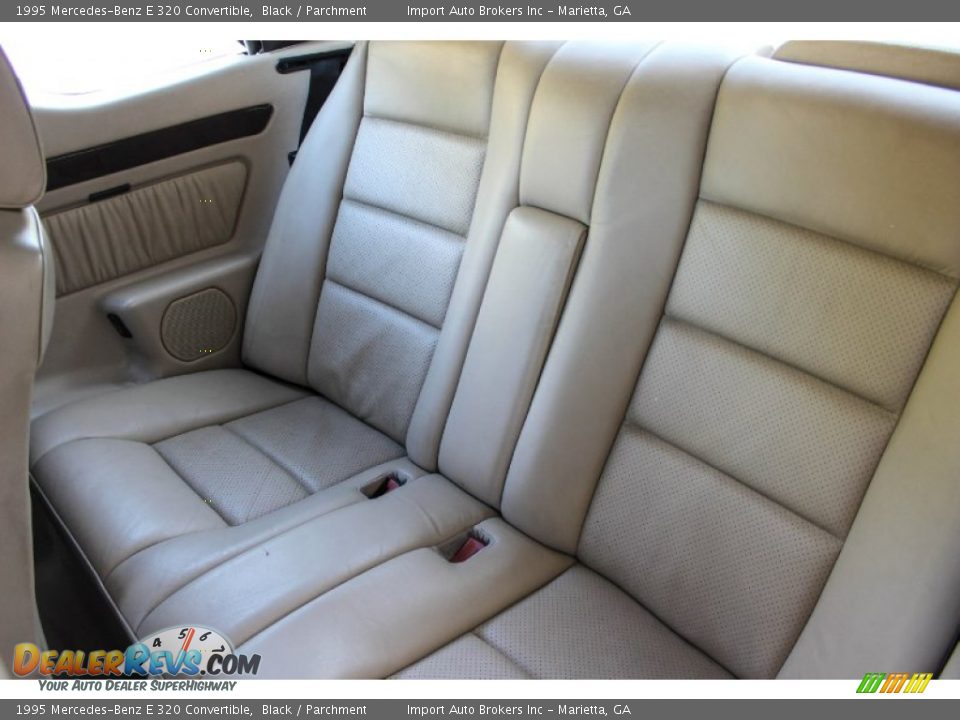 1995 Mercedes-Benz E 320 Convertible Black / Parchment Photo #18