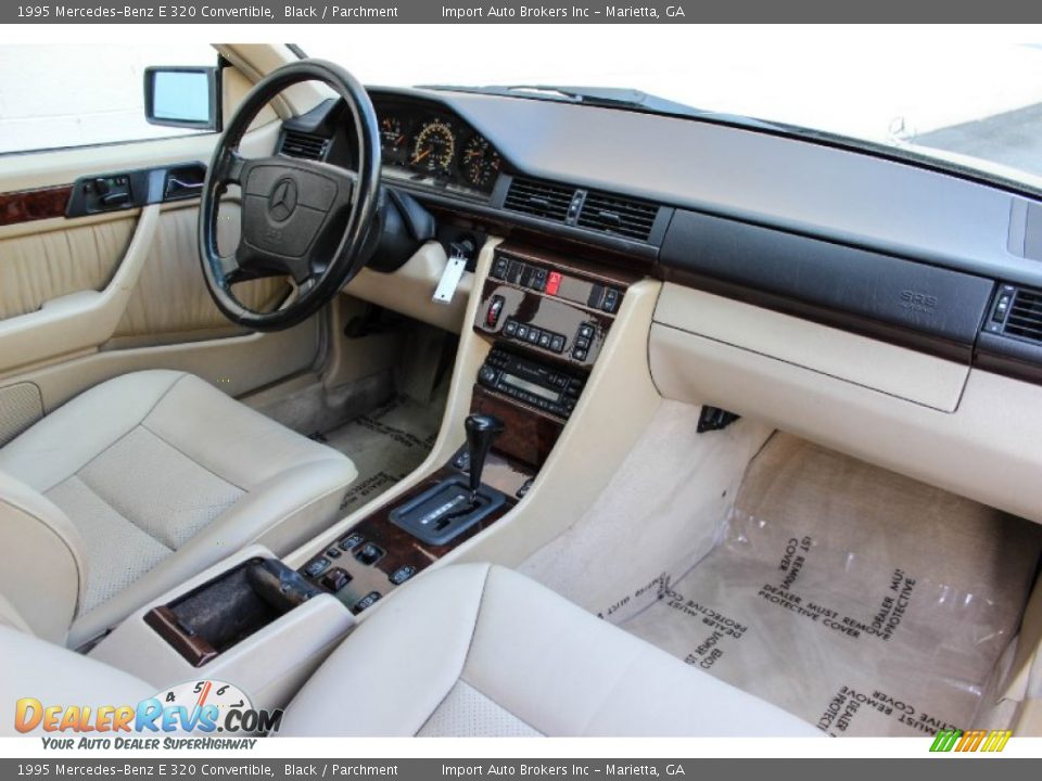 1995 Mercedes-Benz E 320 Convertible Black / Parchment Photo #20