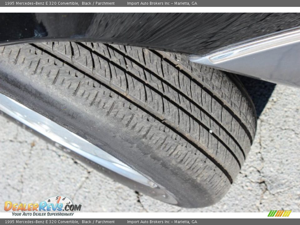 1995 Mercedes-Benz E 320 Convertible Black / Parchment Photo #22