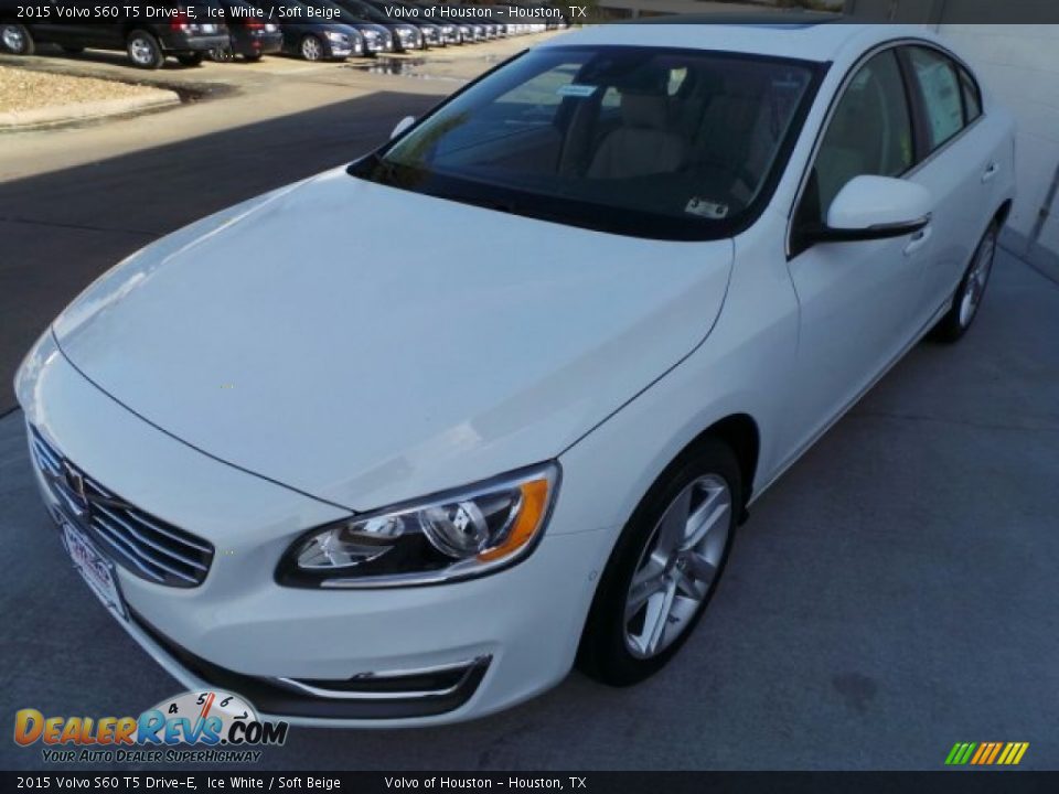 2015 Volvo S60 T5 Drive-E Ice White / Soft Beige Photo #3