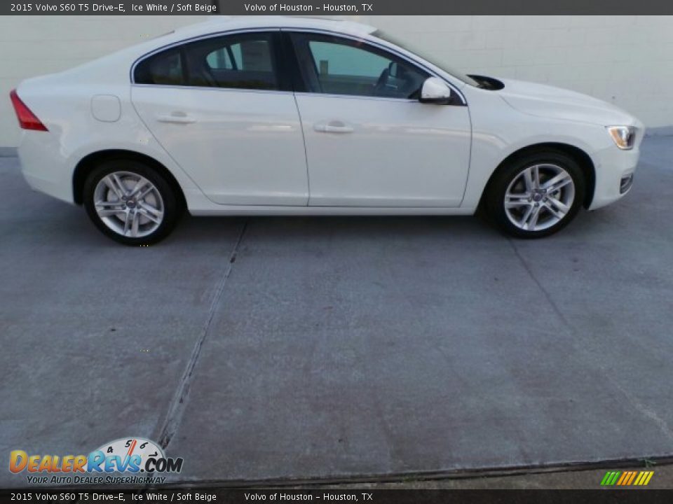 2015 Volvo S60 T5 Drive-E Ice White / Soft Beige Photo #6