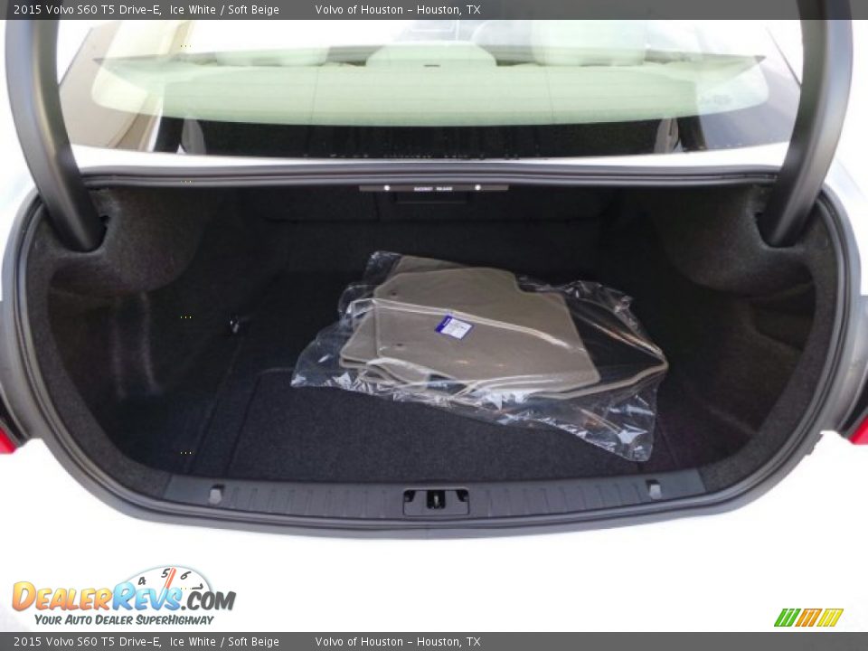 2015 Volvo S60 T5 Drive-E Ice White / Soft Beige Photo #27