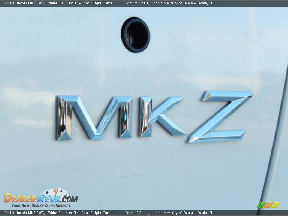 2010 Lincoln MKZ FWD White Platinum Tri-Coat / Light Camel Photo #8