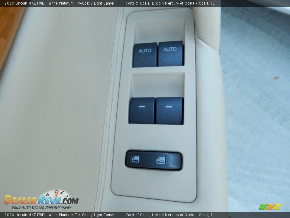 2010 Lincoln MKZ FWD White Platinum Tri-Coat / Light Camel Photo #13