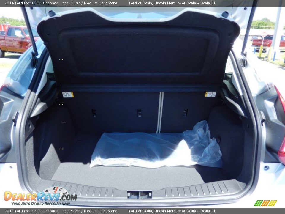 2014 Ford Focus SE Hatchback Ingot Silver / Medium Light Stone Photo #5
