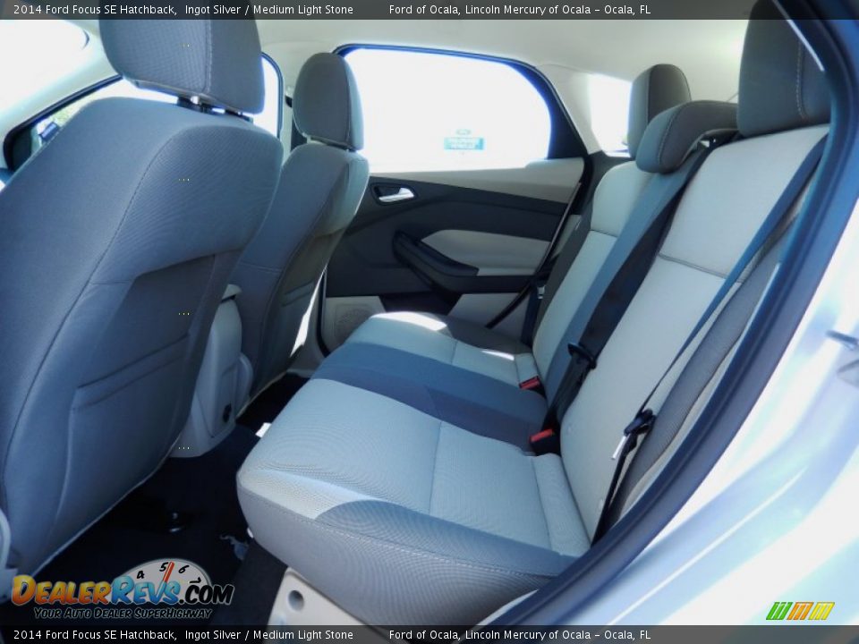 2014 Ford Focus SE Hatchback Ingot Silver / Medium Light Stone Photo #7