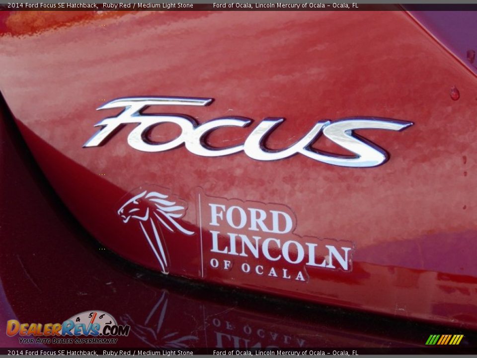 2014 Ford Focus SE Hatchback Ruby Red / Medium Light Stone Photo #4