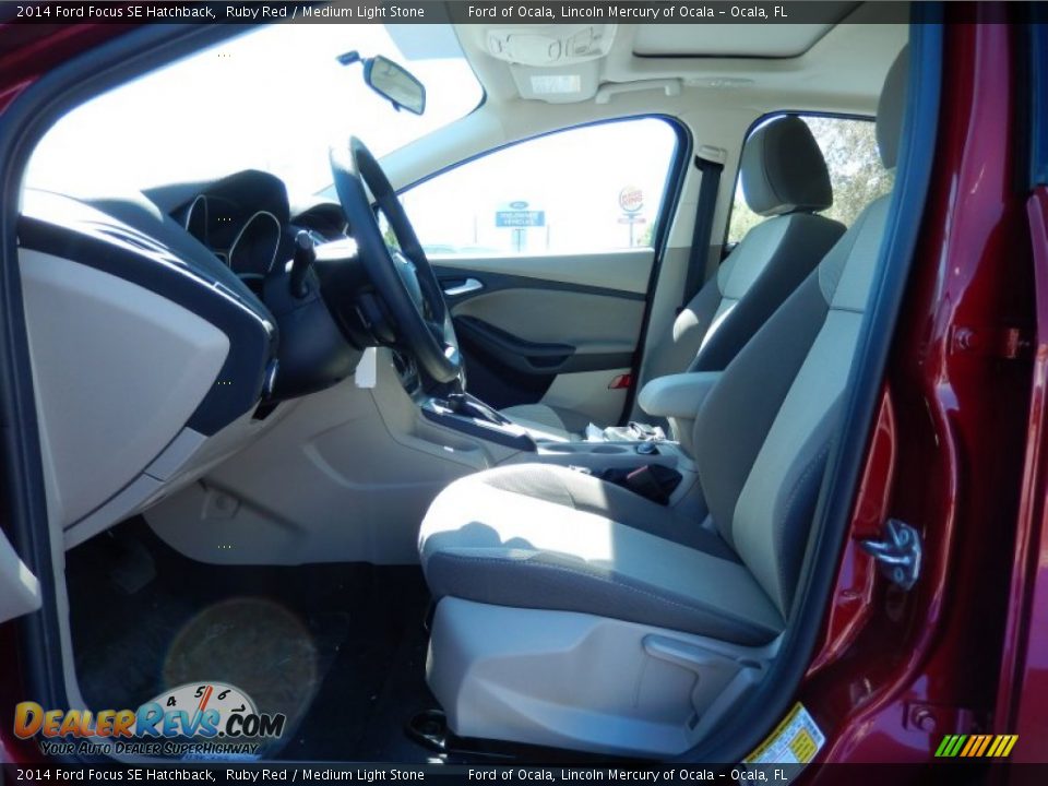 2014 Ford Focus SE Hatchback Ruby Red / Medium Light Stone Photo #6