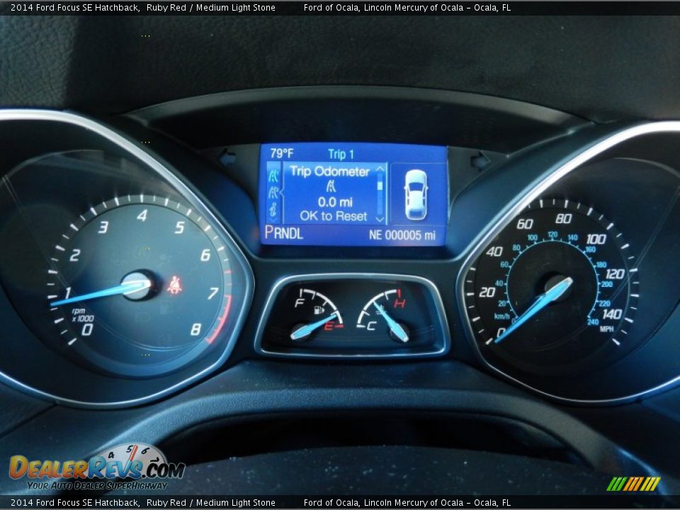 2014 Ford Focus SE Hatchback Ruby Red / Medium Light Stone Photo #10