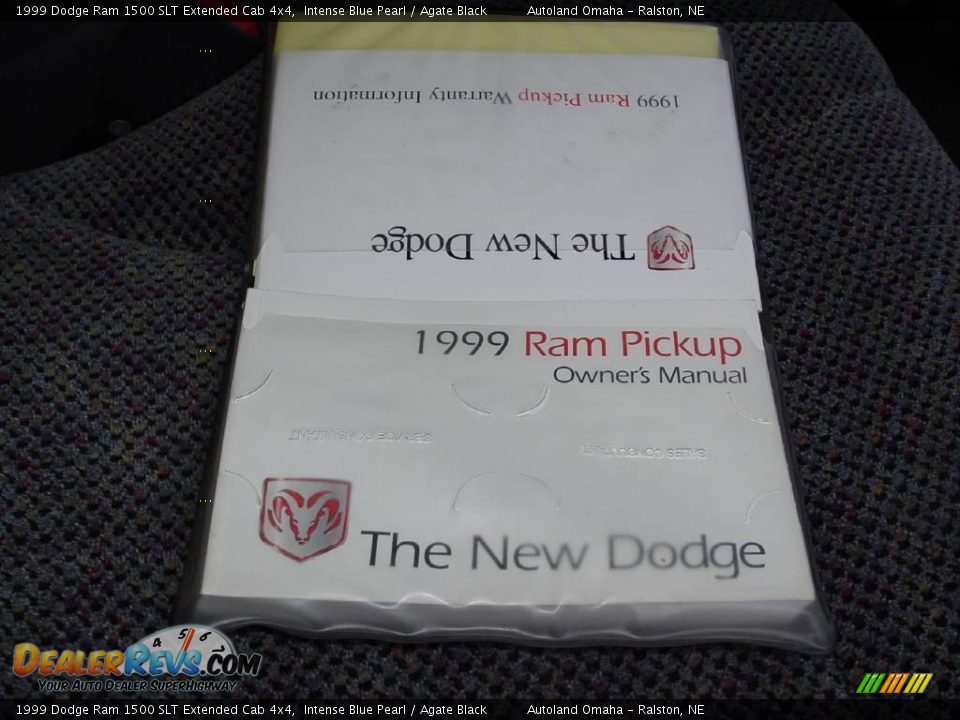 1999 Dodge Ram 1500 SLT Extended Cab 4x4 Intense Blue Pearl / Agate Black Photo #26