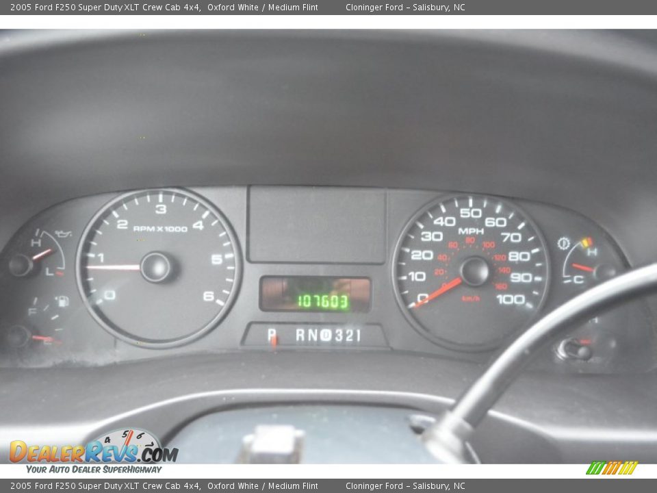 2005 Ford F250 Super Duty XLT Crew Cab 4x4 Oxford White / Medium Flint Photo #30
