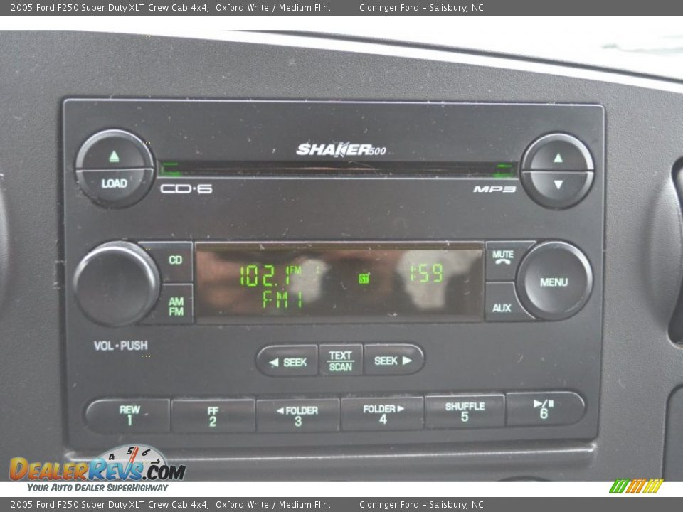 2005 Ford F250 Super Duty XLT Crew Cab 4x4 Oxford White / Medium Flint Photo #32