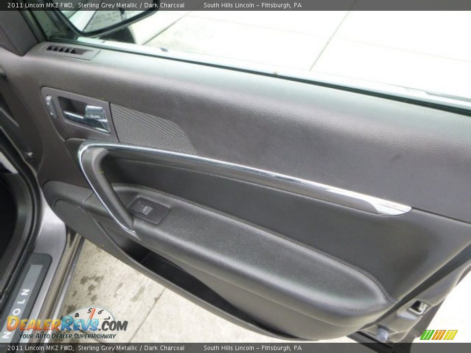2011 Lincoln MKZ FWD Sterling Grey Metallic / Dark Charcoal Photo #13