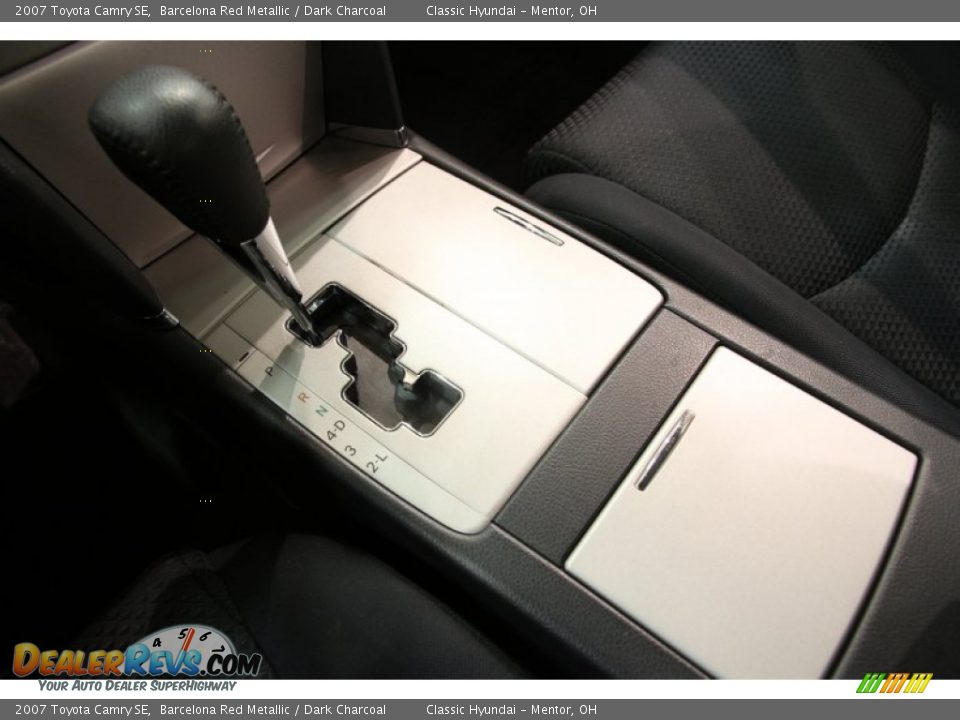 2007 Toyota Camry SE Barcelona Red Metallic / Dark Charcoal Photo #9