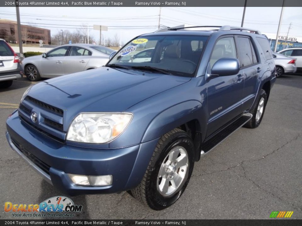 Front 3/4 View of 2004 Toyota 4Runner Limited 4x4 Photo #8